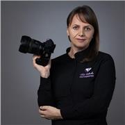 Sono una insegnante della fotografia, da 10 anni ho lavorato nel studio di fotografia per dare lezione di fotografia
